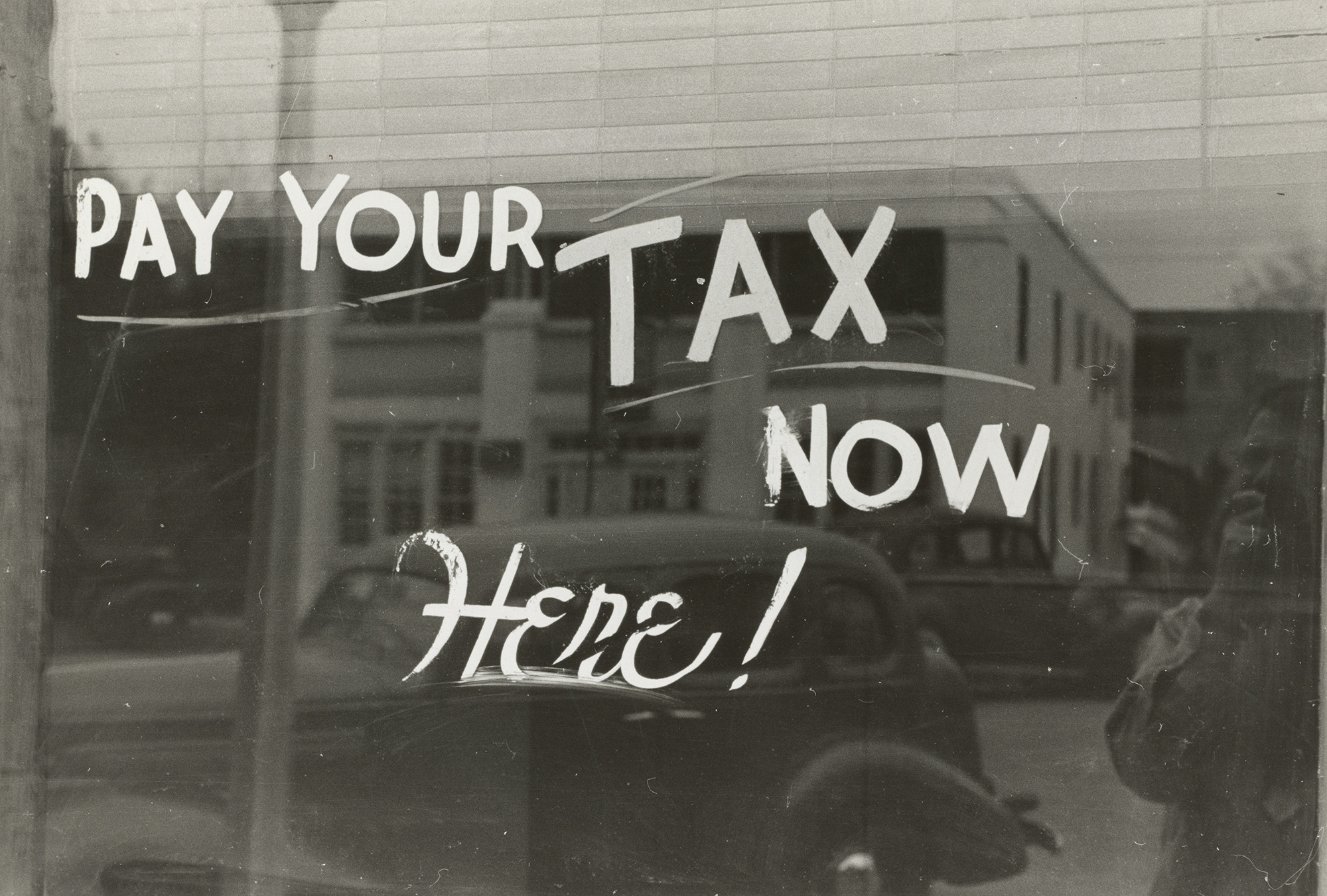 Commission income records being reconciled against an estimated payment schedule