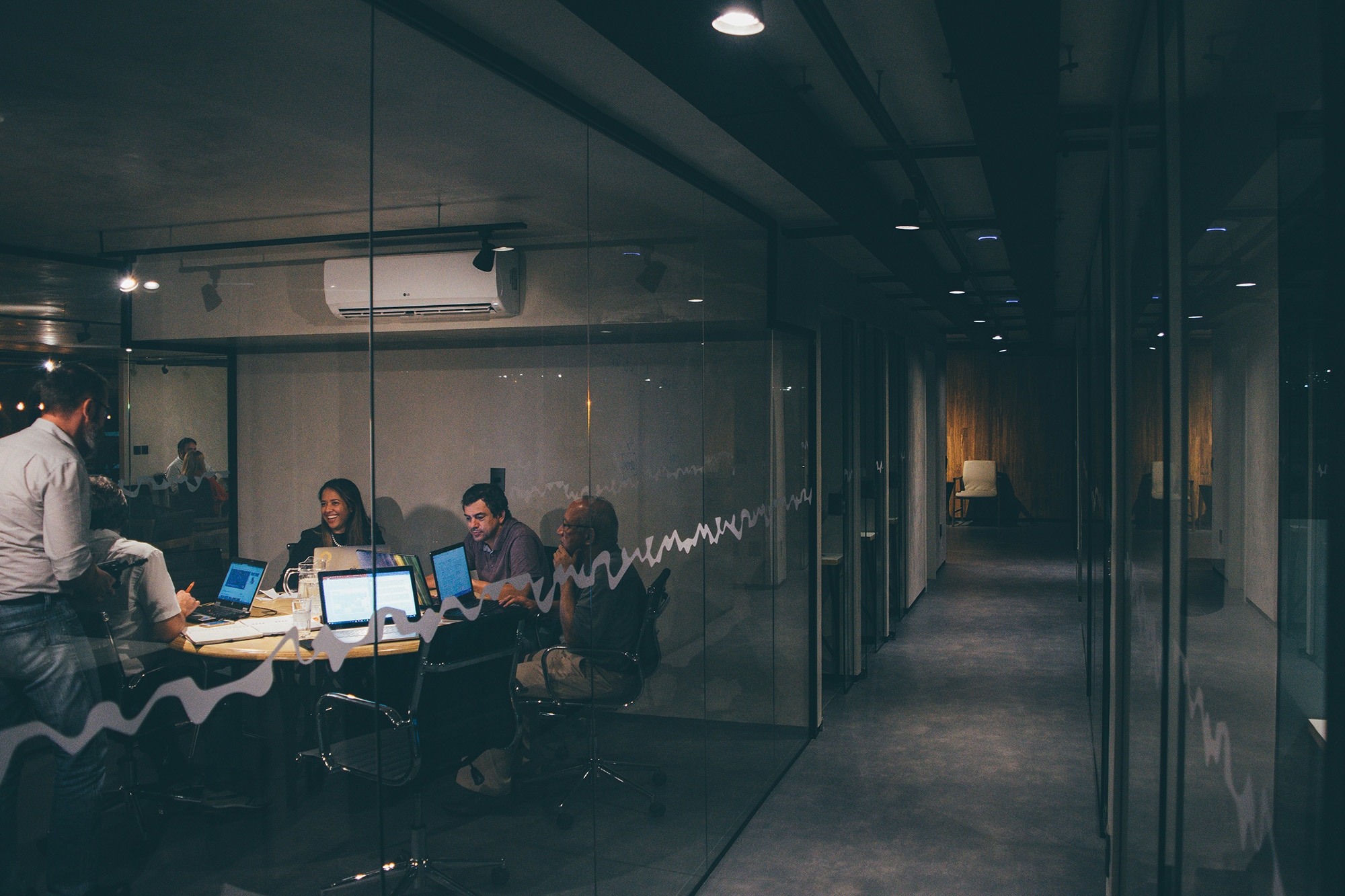 Advisers mapping a contract worker's uneven earnings across a full year